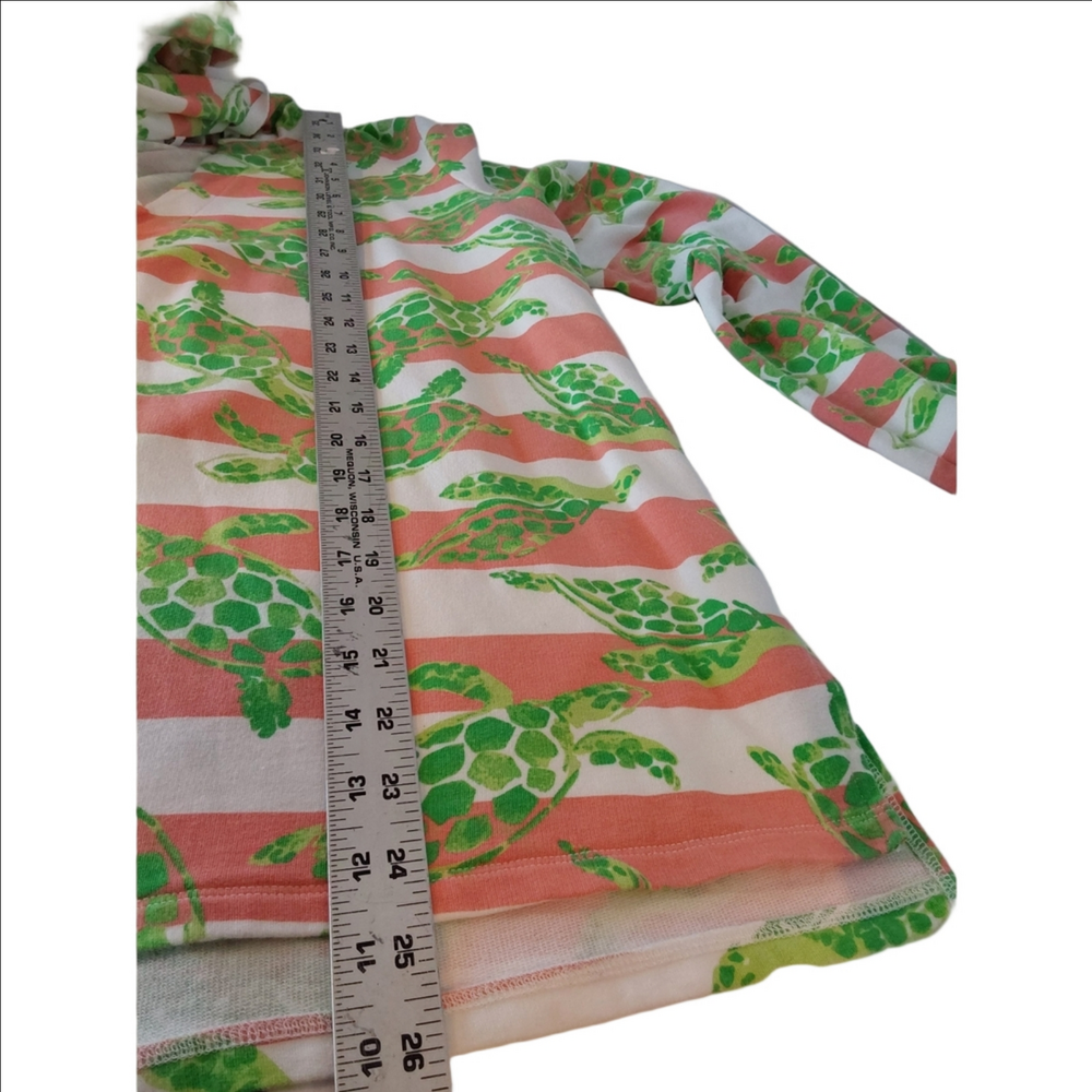 Crown & Ivy 1X Vibrant Turtle Print Hoodie - Picture 9 of 9
